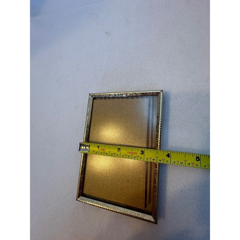 Vintage Gold‎ Tone Beaded Edge Metal Picture Frame 3.5x5 Tabletop Easel Back